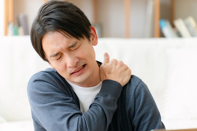 頸椎椎間板ヘルニアの症状